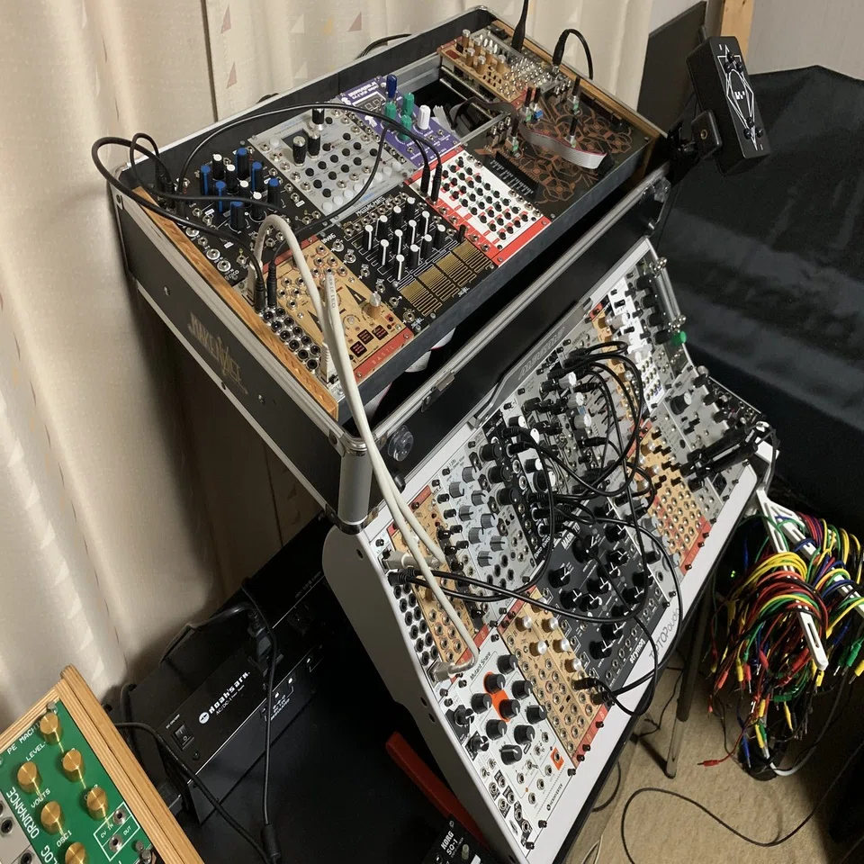 モジュラーシンセのケース遍歴｜Route09/Molecule Plane (Push it! Studio)