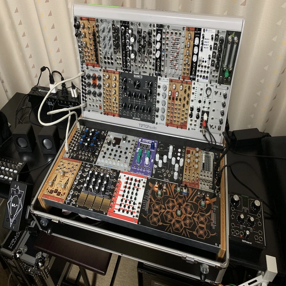 モジュラーシンセのケース遍歴｜Route09/Molecule Plane (Push it! Studio)