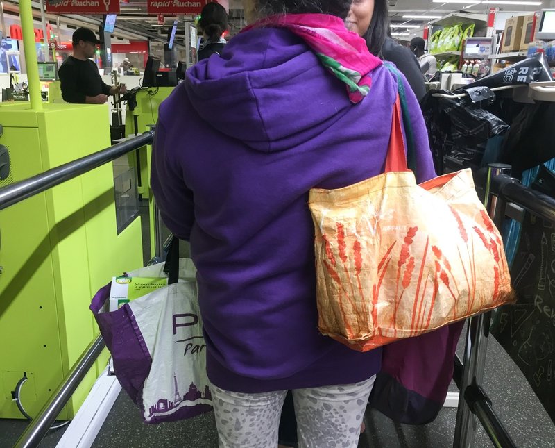 エコ先進国のフランスには 断捨離 という概念が存在しない フランス人のエコバッグ事情 パケトラ 世界のビジネスアイデア Note エコ先進国のフランスには 断捨離 という概念が存在しない フランス人のエコバッグ事情 パケトラ 世界のビジネスアイデア Note