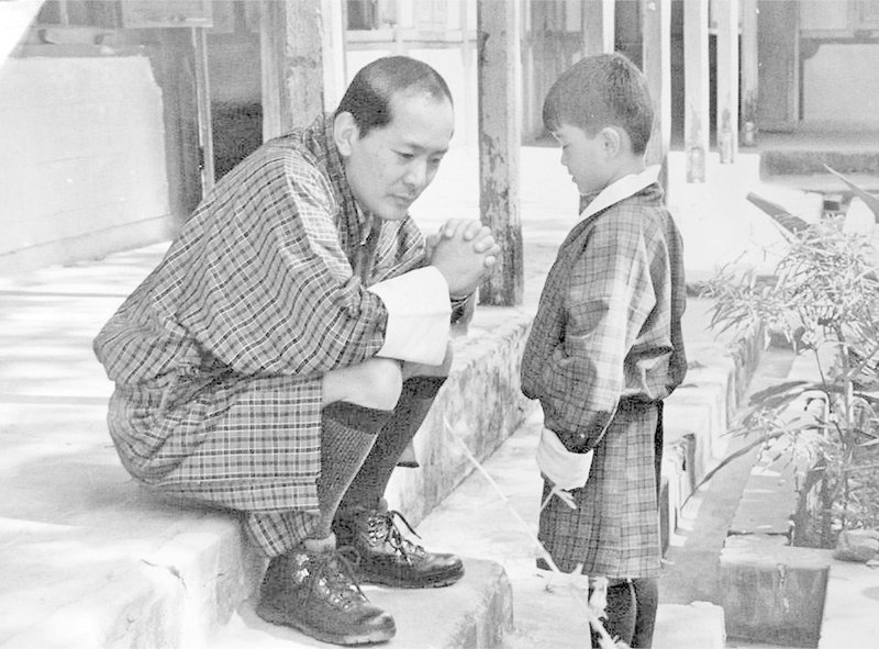 雷龍の国に学ぶ 国をつくるという仕事 特選連載4 西水美恵子 英治出版オンライン 雷龍の国に学ぶ 国をつくるという仕事 特選連載4 西水美恵子 英治出版オンライン