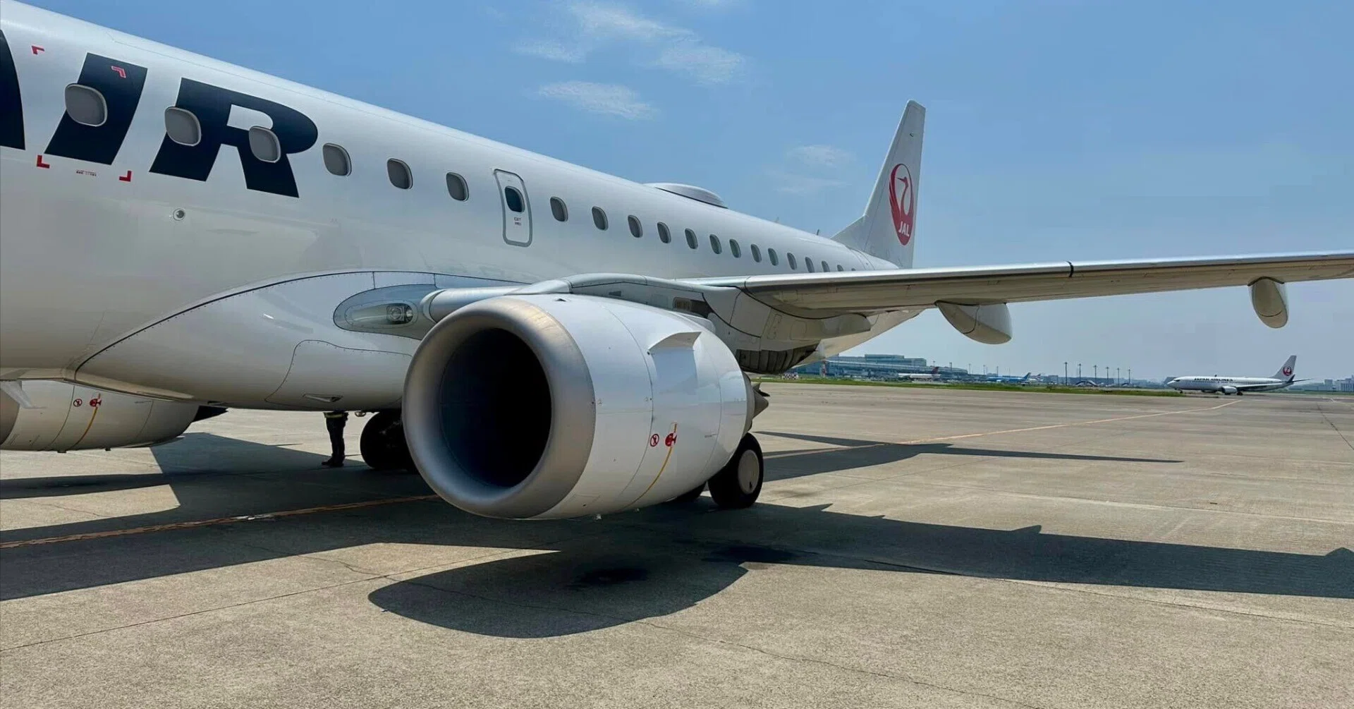 残暑お見舞い申し上げます。飛行機から見た雷雲の写真で、少しは涼しく