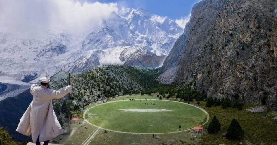 パキスタンにある世界最高地点の自然のクリケット競技場を発見