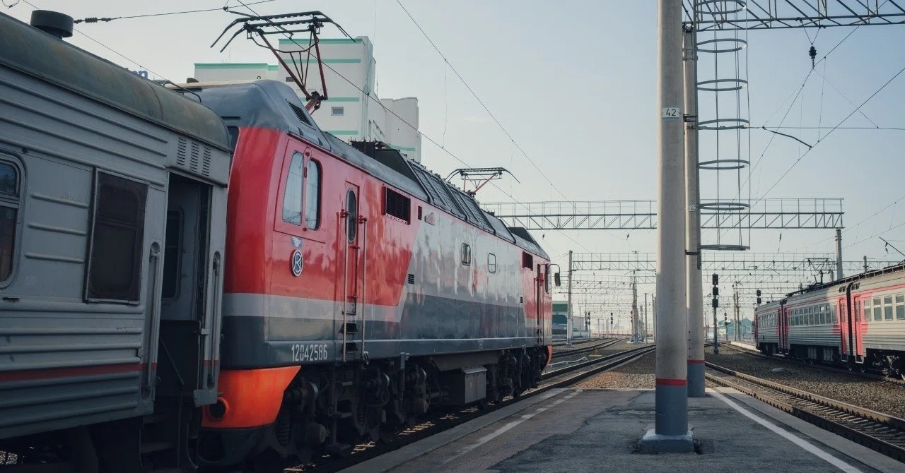 ロシア】 シベリア鉄道に乗りたい君へ｜榎戸雄一