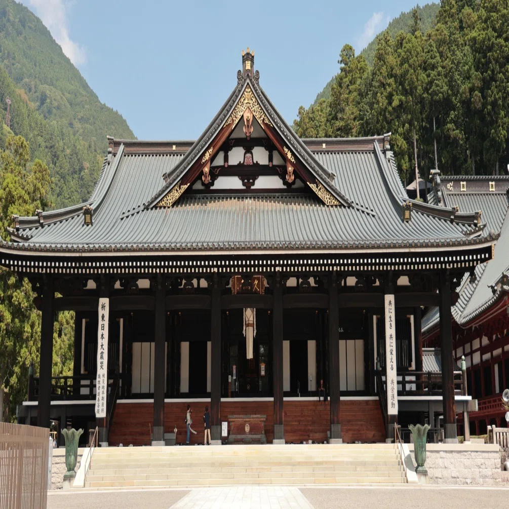 身延山(1,153m)：久遠寺」 ～日蓮宗総本山の山梨百名山～｜Kagirohi