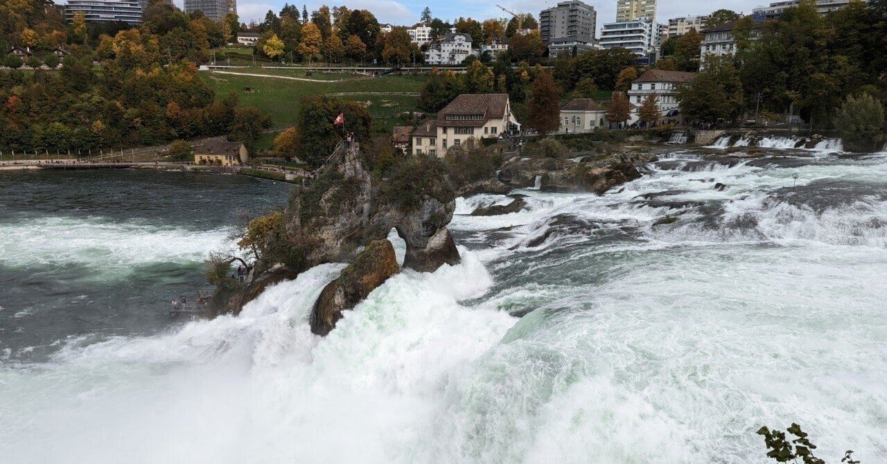 ヨーロッパ最大の瀑布 スイス・ラインの滝｜向井さり