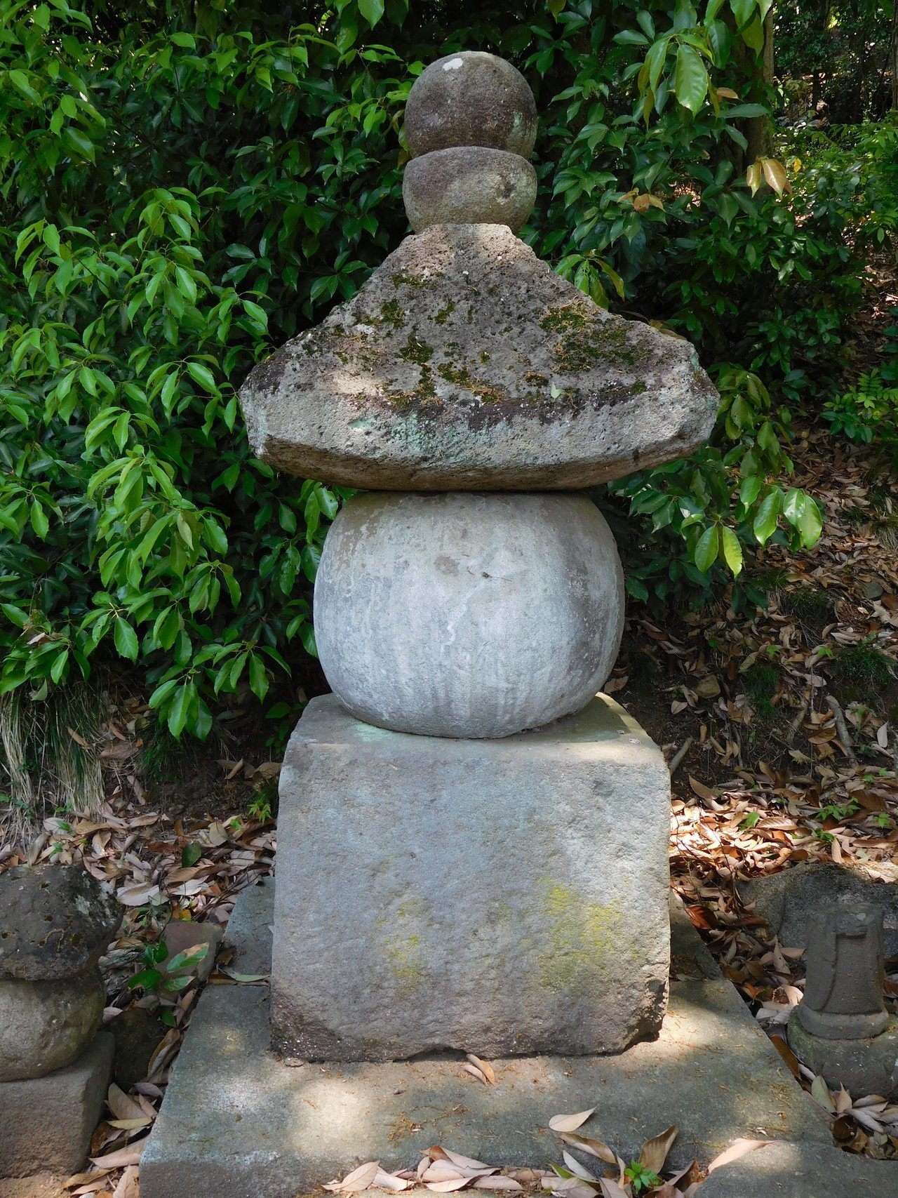 中部地方の石造物㉔：大善寺五輪塔（伝・佐藤信重の墓）｜綾