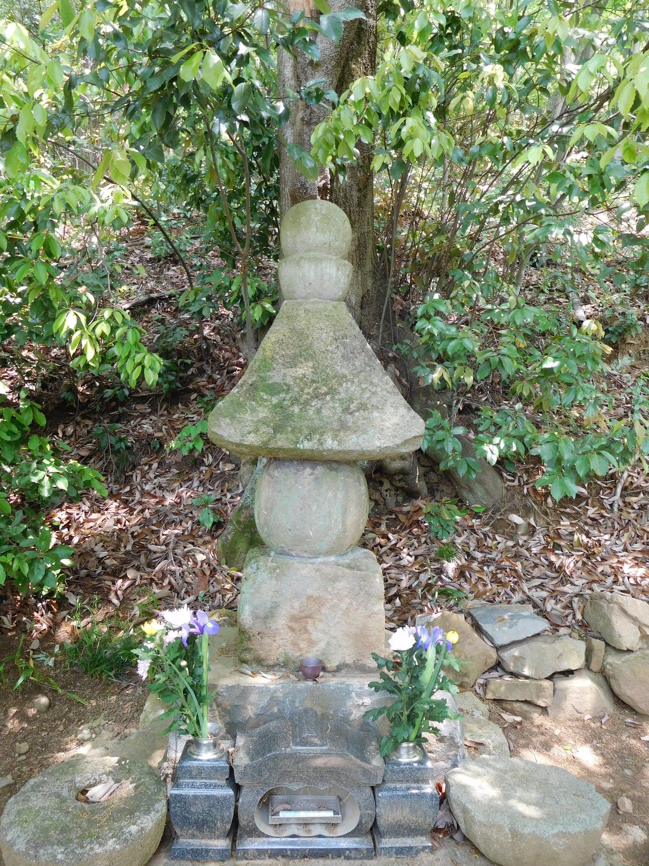 中部地方の石造物㉔：大善寺五輪塔（伝・佐藤信重の墓）｜綾