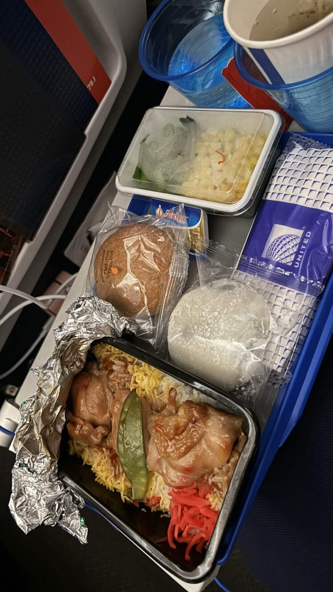 LA✈️DAY1🧡United航空の機内食を一か八かで注文｜まーる