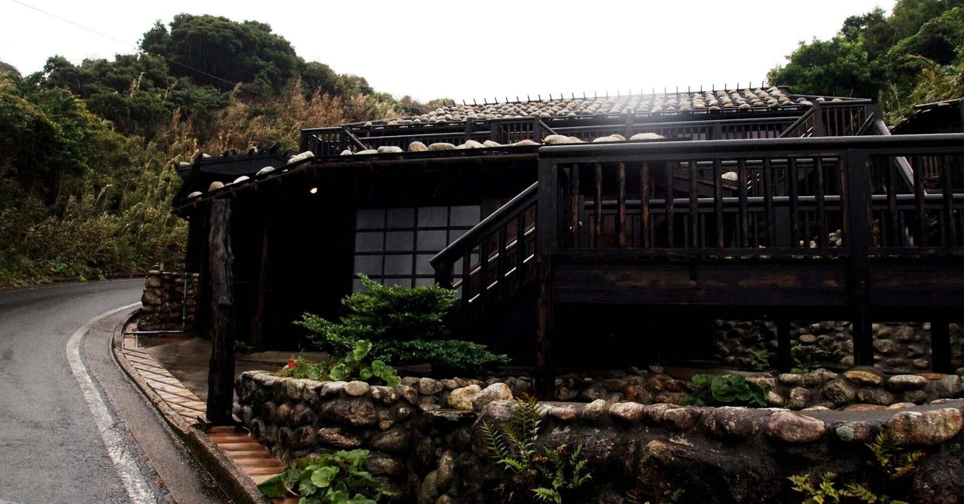 ビョークに導かれて屋久島の送陽邸に泊まった話｜Jotaro Tani
