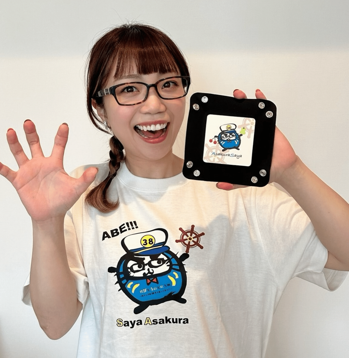 オリジナルグッズでコンサート益々盛り上がってんぐべーー✊✨｜朝倉さや