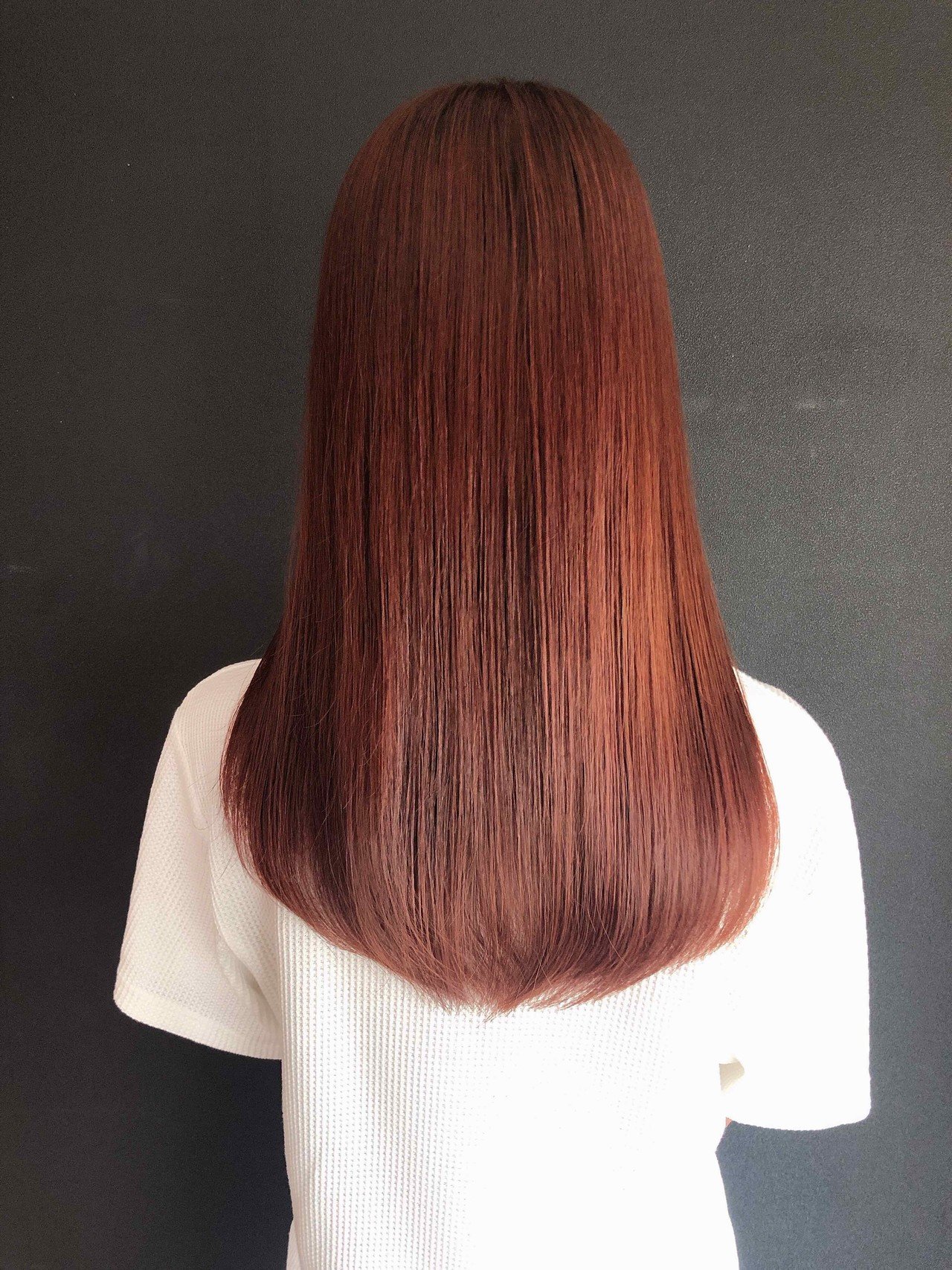 ヘアカラーで艶っぽく見せるには ローライト技術を使って作れます ヘアカラーで艶っぽく見せるには ローライト技術を使って作れます