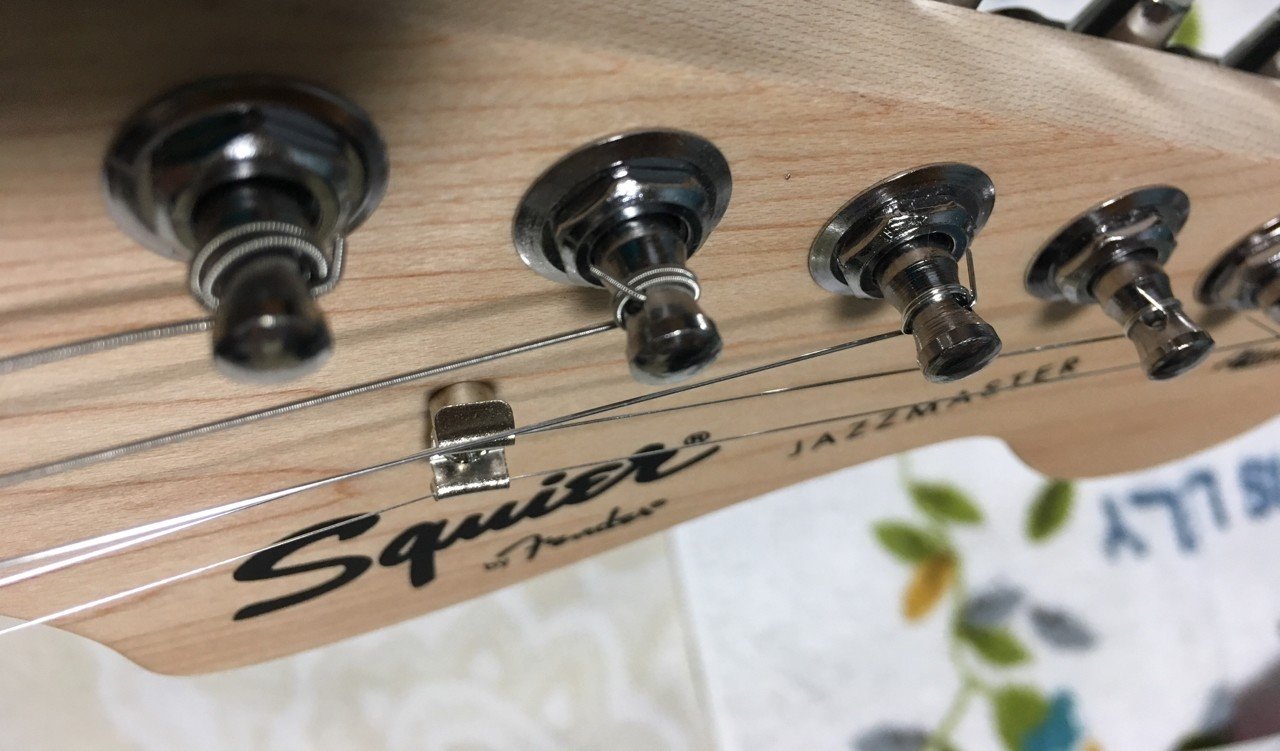 Jazzmasterの配線メンテとPU交換｜青狐