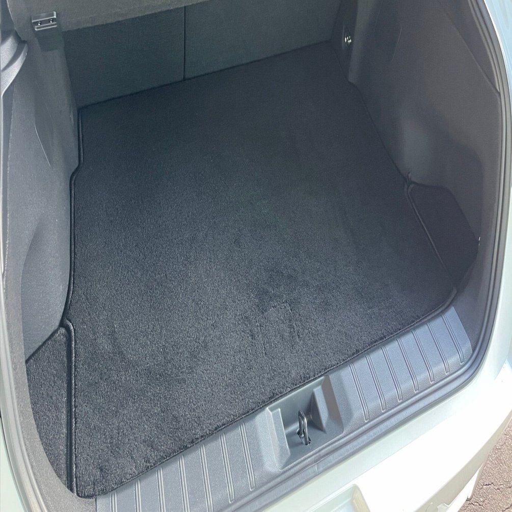 レクサスLBXにはラゲッジマットが必要な理由｜LBX LIFE