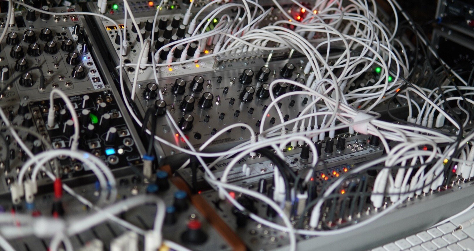 Mungo P0 モジュラーシンセ Mungo P0 モジュラーシンセ TEENAGE ENGINEERING|モジュラーシンセ