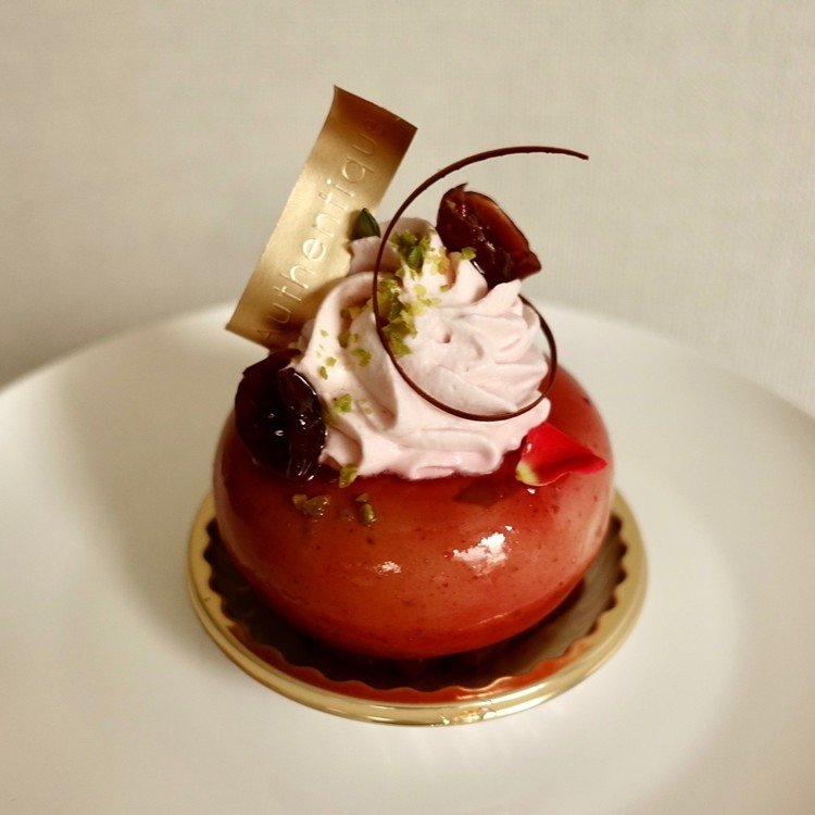Pâtisserie L’Authentique 
‘Sicily’
Pistachio & Griotte Cherry

#写真　#美しく美味しい　#ロタンティック　#rx100m5 