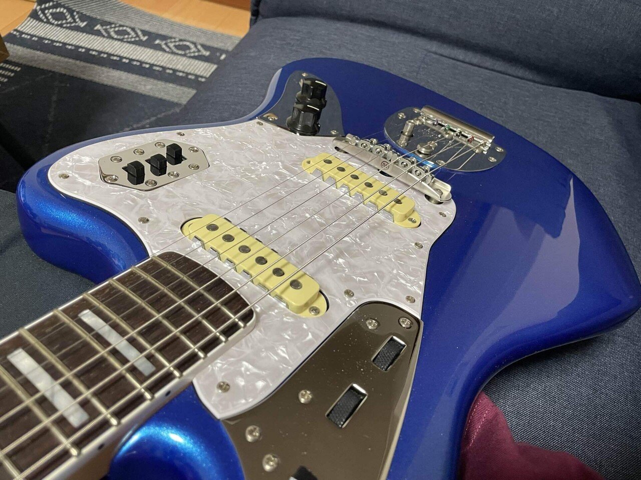 Amazon.co.jp: Musiclily Pro 13穴 50S JM ジャズマスター用