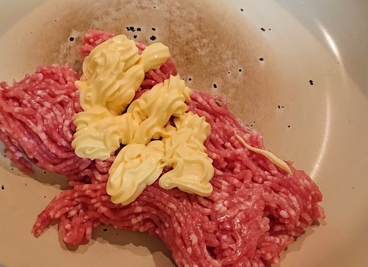 ひき肉まよ