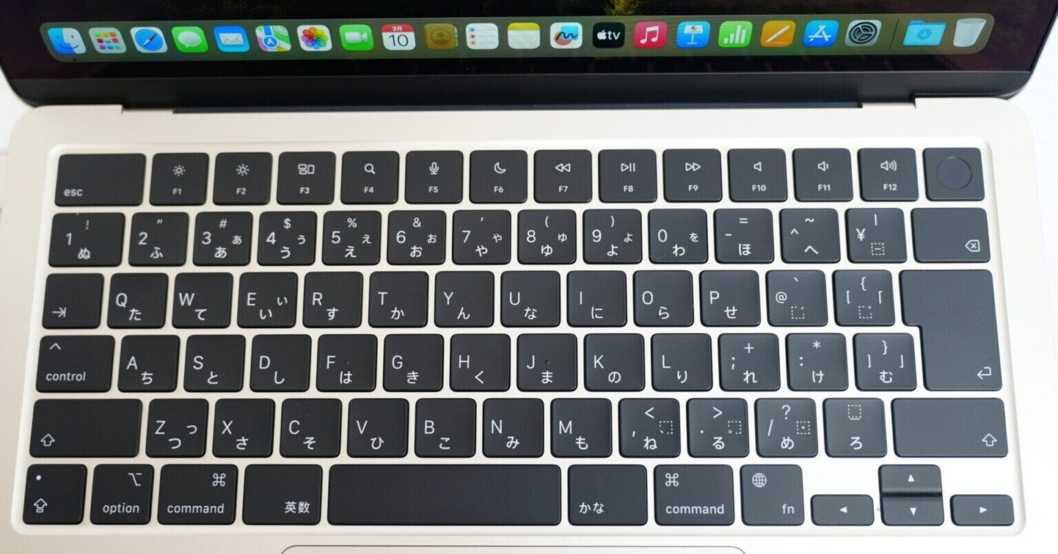 MacBook Air 13インチ MacOs/Windows両方使用可能 MacとWindowsの両方