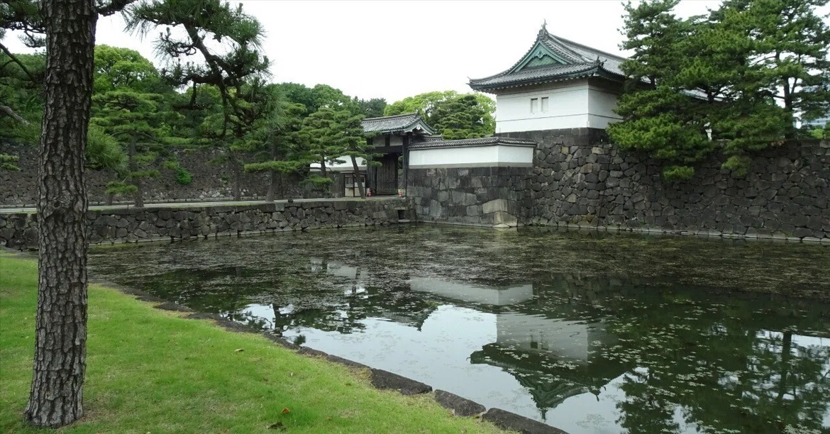 [Story Scene 049] Kikyo-mon Gate of Edo Castle, where Kichinosuke ...