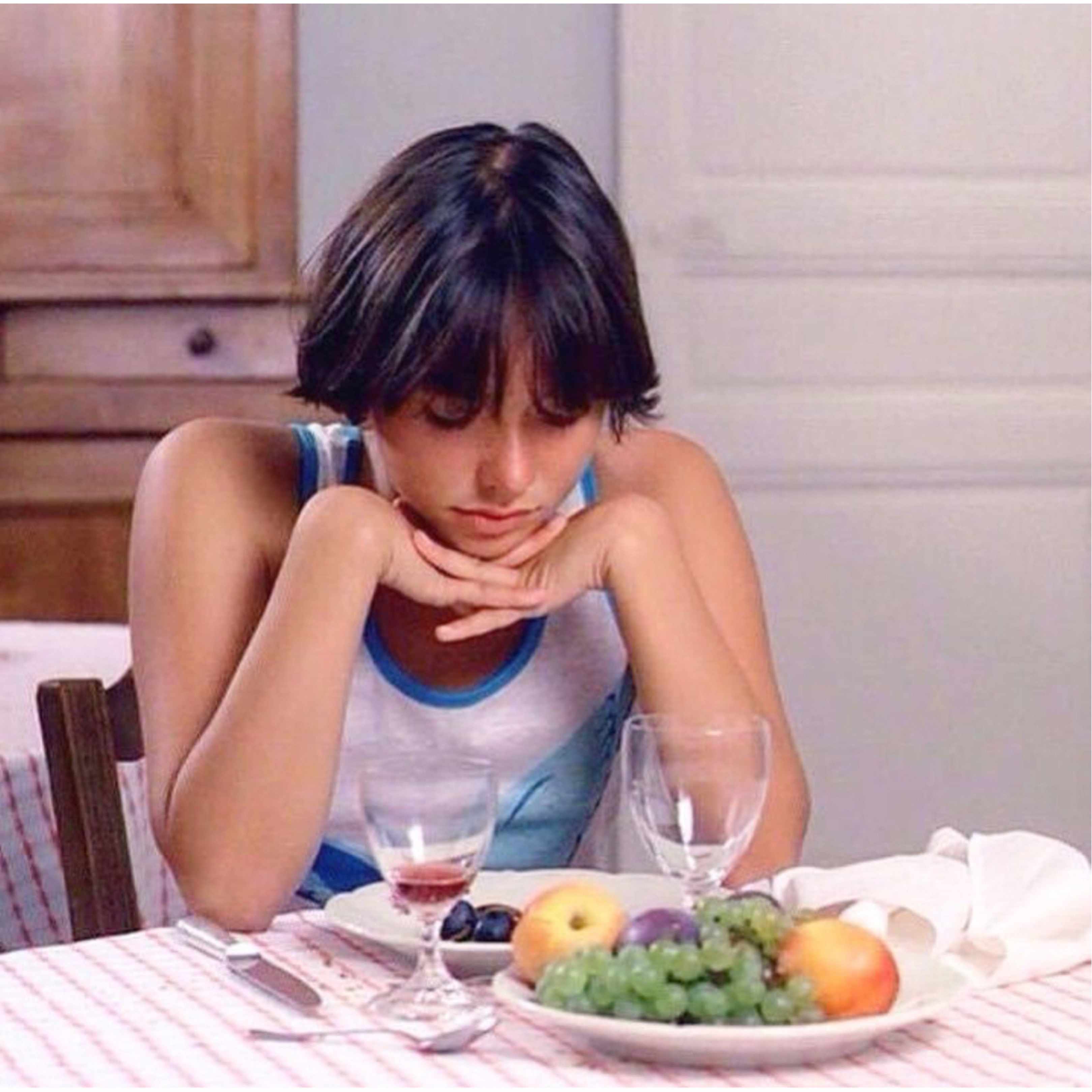 宇宙飛行士は 水が宙に浮く をいつまでやるつもり ヘッドスライディングガール Note