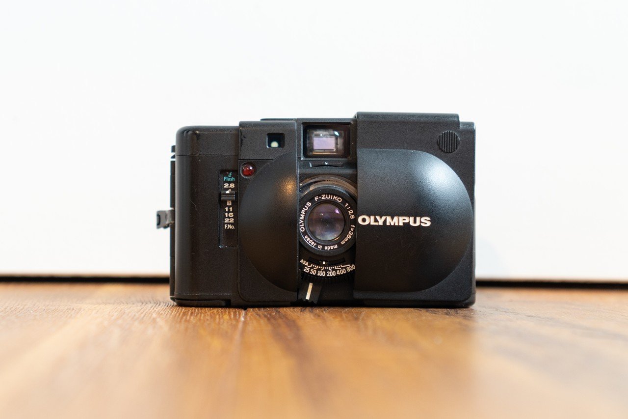 Olympus オリンパス XA コンパクト レンジファインダー フィルムカメラ