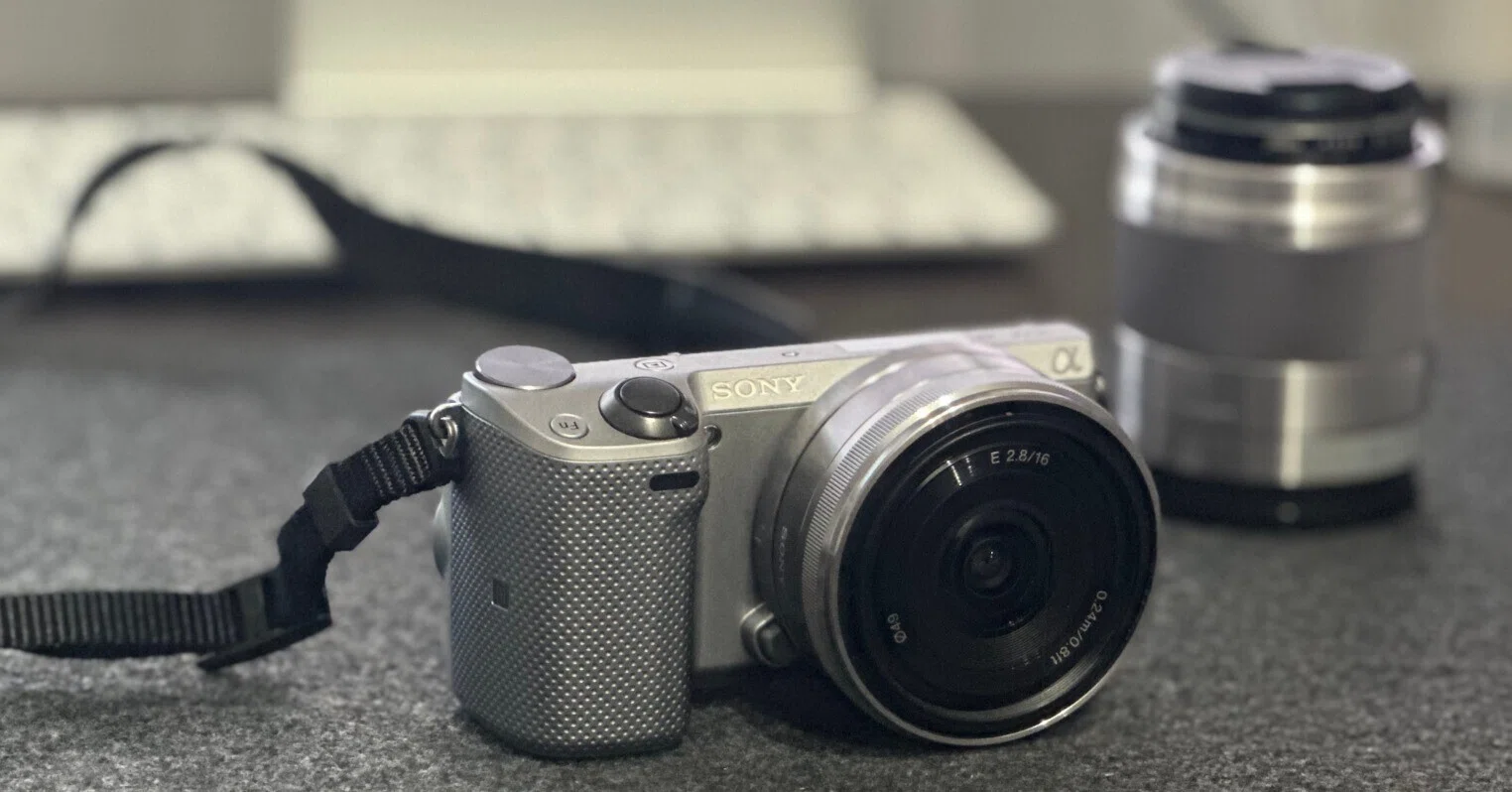 古さを感じない!あえてカメラを使う楽しみ SONY NEX-5T|傘 古さを感じない!あえてカメラを使う楽しみ SONY NEX-5T|傘