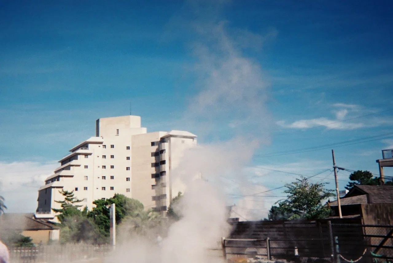 初めてのフィルムカメラ「写ルンです」に夏の思い出と魅力がつまってい