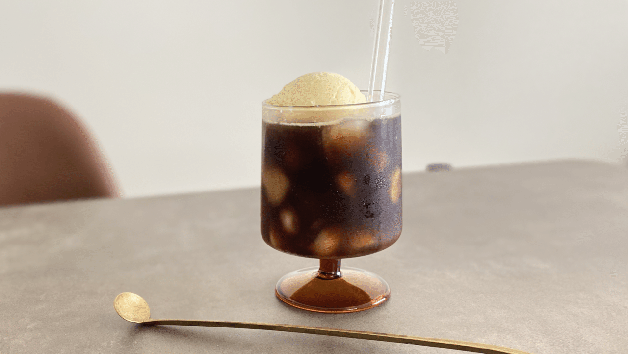 つらら珈琲店『おとなのコーヒーフロート』作り方。マキネッタで淹れる