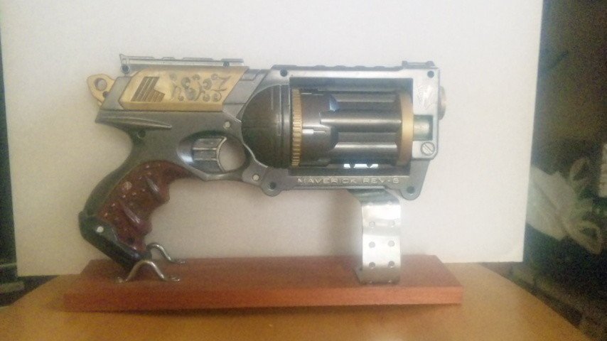 中二の銃 ガン を持つ男 青空ぷらす Note
