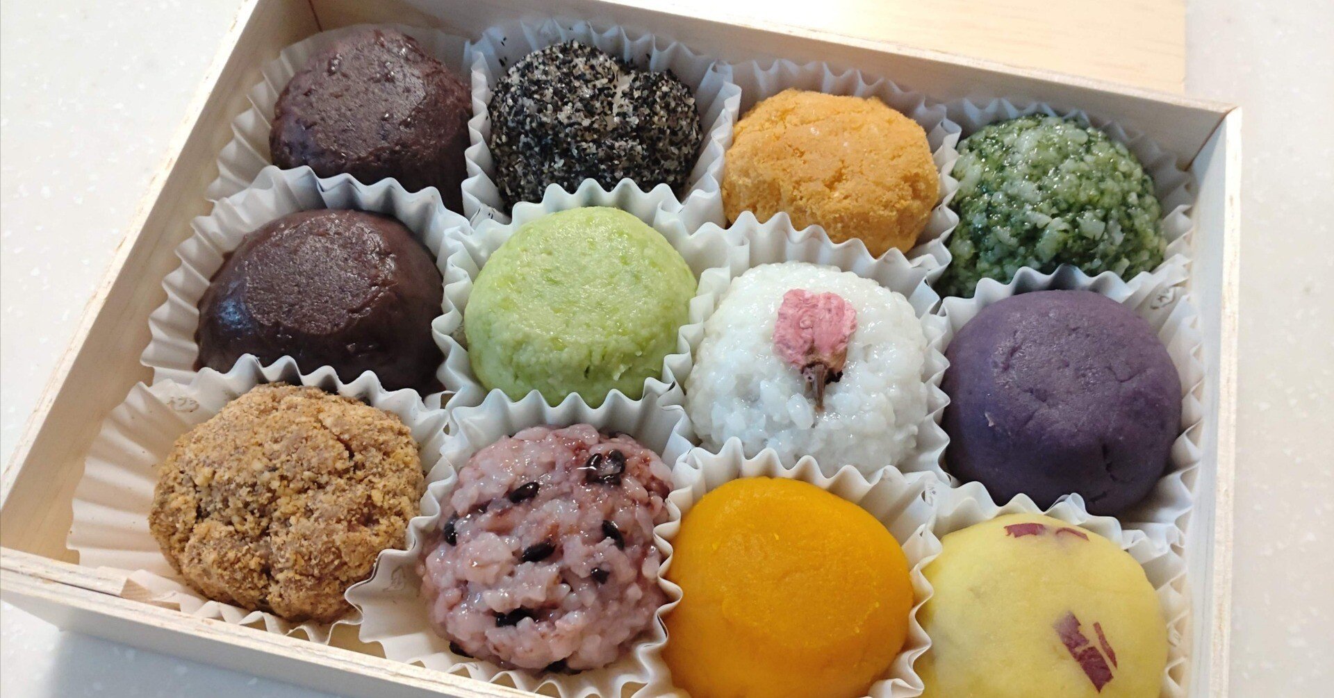 川崎市高津区】旬の食材で彩られた手作りおはぎが箱にびっしり！溝の口