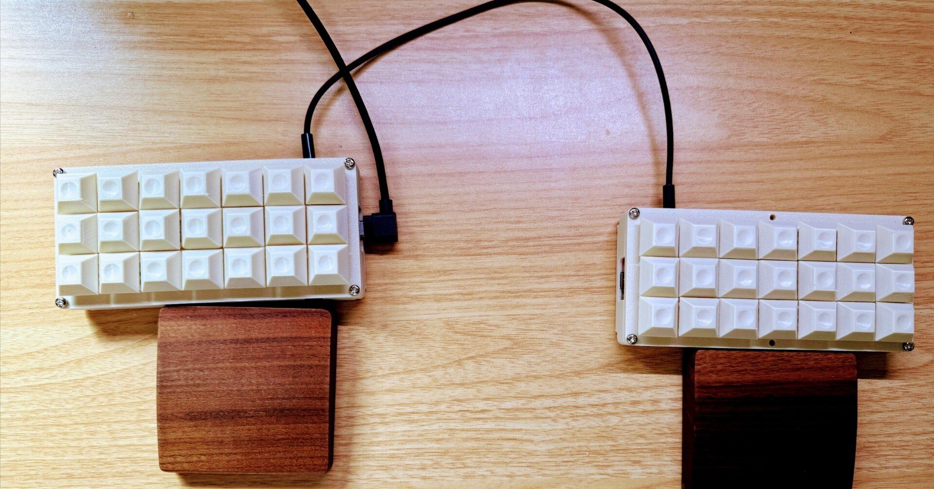 チョコモナカジャンボみたいなキーボードを作る。初めての自作