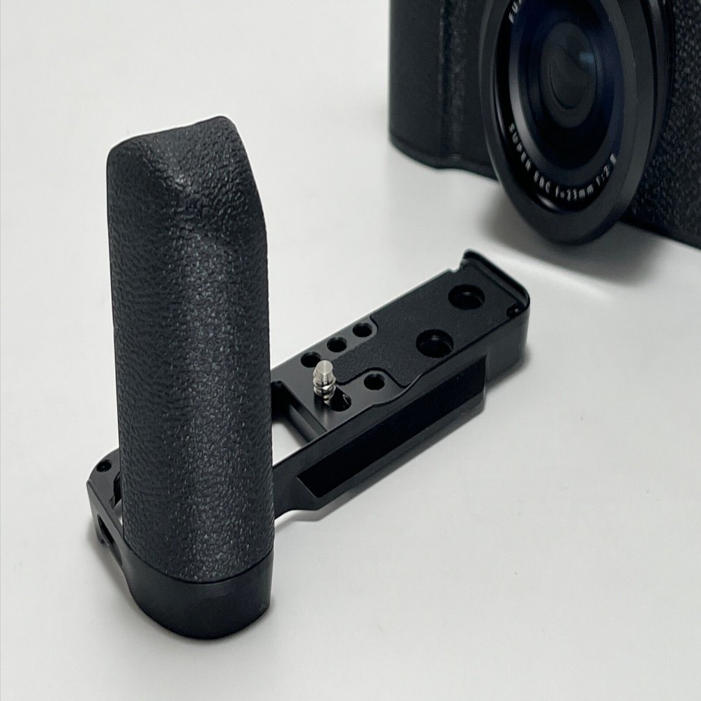 FUJIFILM X100VIにグリップを付けてみた話｜KuroBox