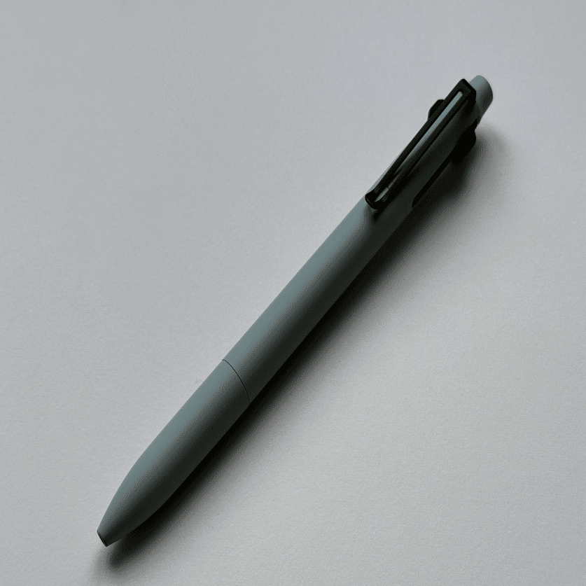 最小のデスク(筆箱紹介#3)【POSTALCO ツールボックス NAVY BLUE】｜鬻