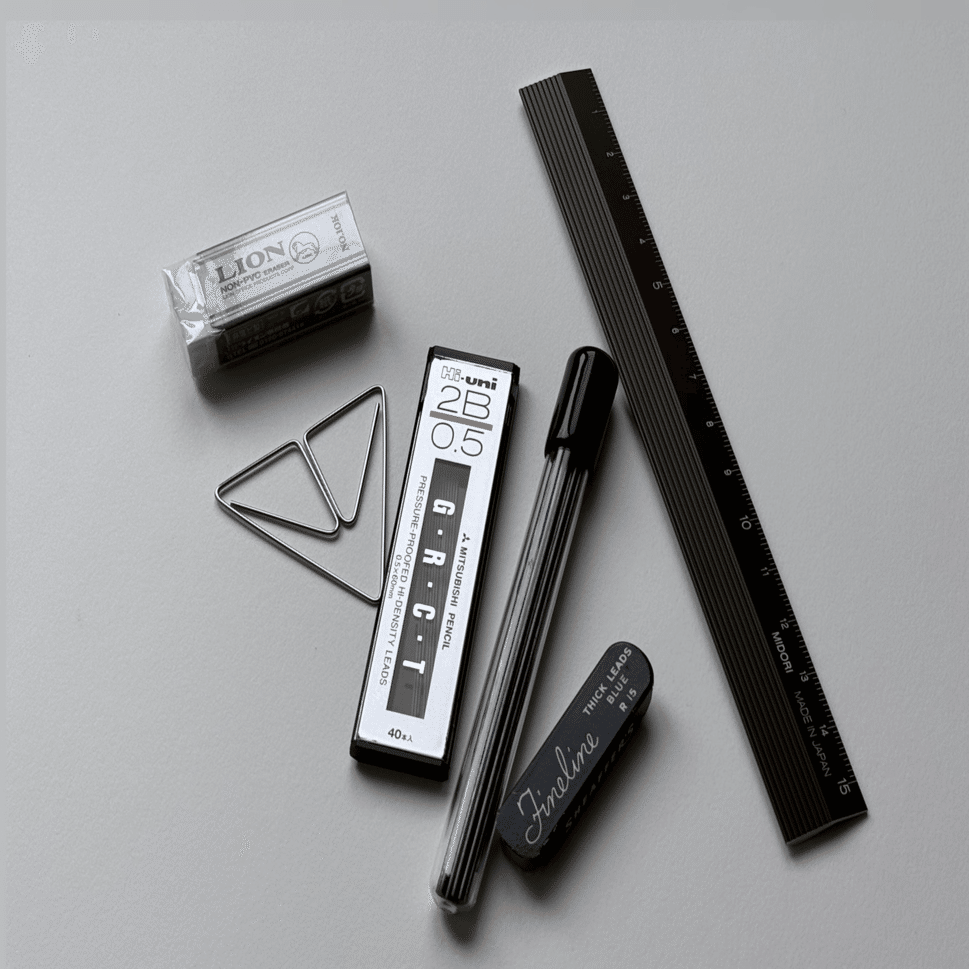 最小のデスク(筆箱紹介#3)【POSTALCO ツールボックス NAVY BLUE】｜鬻