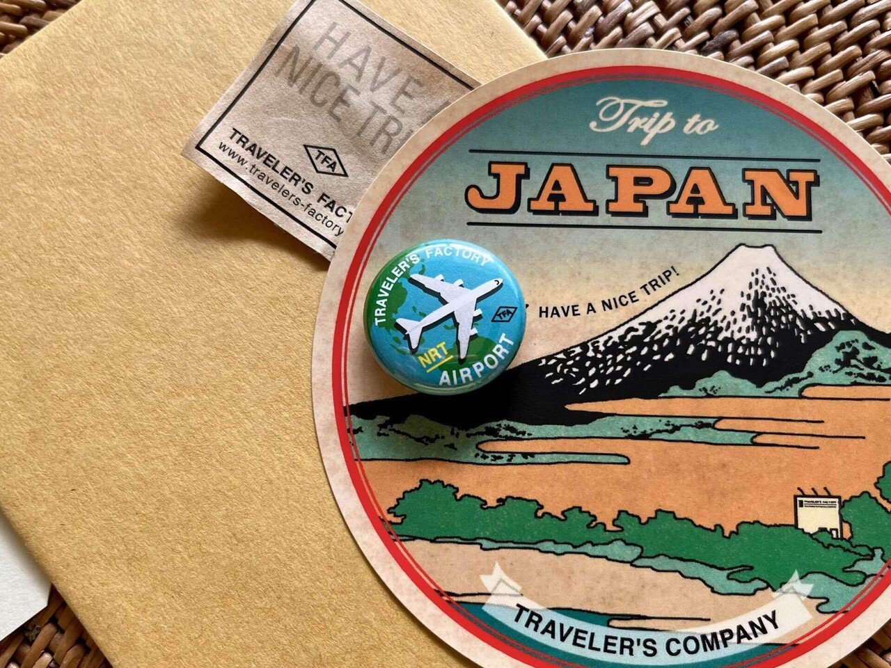 名入りトラベラーズノートを仕立てに空港へ行った夏｜サルぶん。