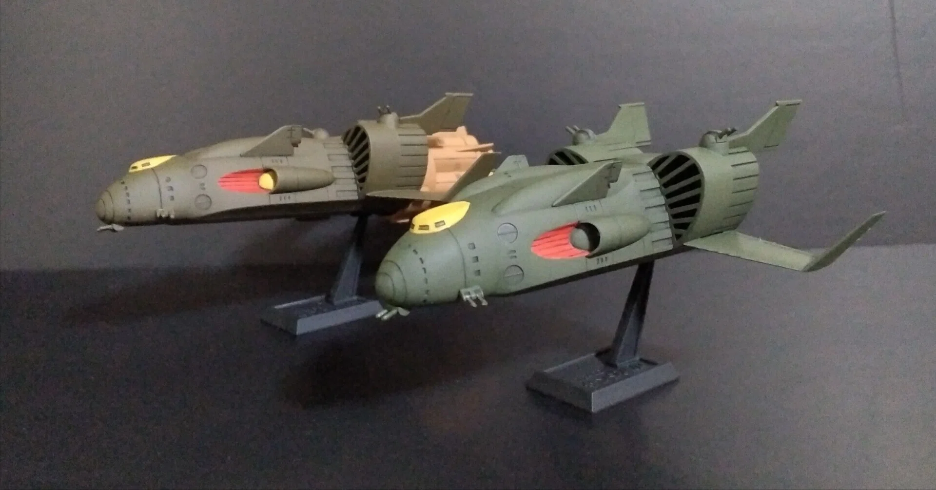 Ｇガンダム　ジオン軍巡洋艦 初心者のための機動戦士ガンダム兵器解説『ザンジバル級機動巡洋艦