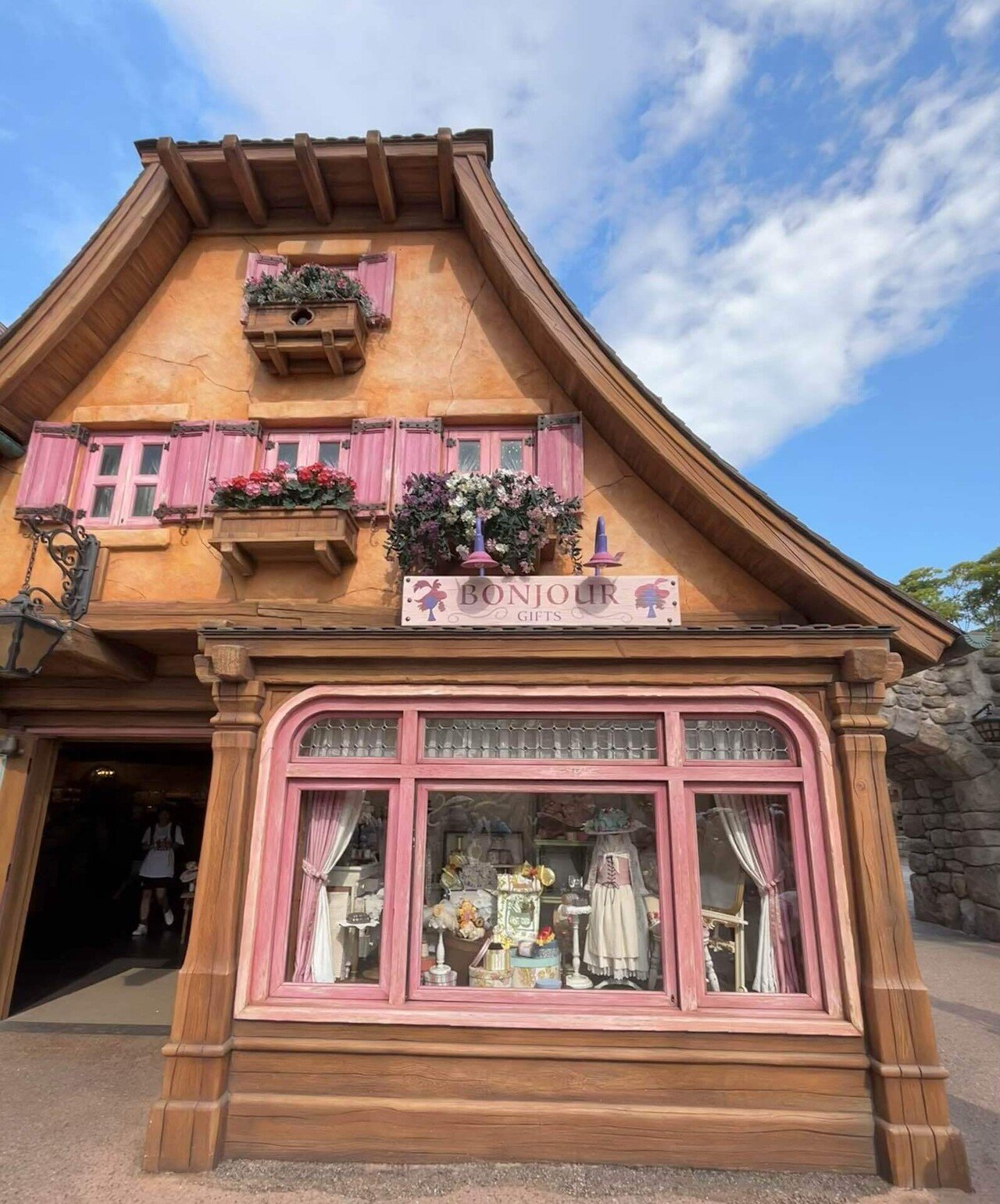 夏の一コマ ディズニー特別編【夢の国から手を振りたい】｜だいな