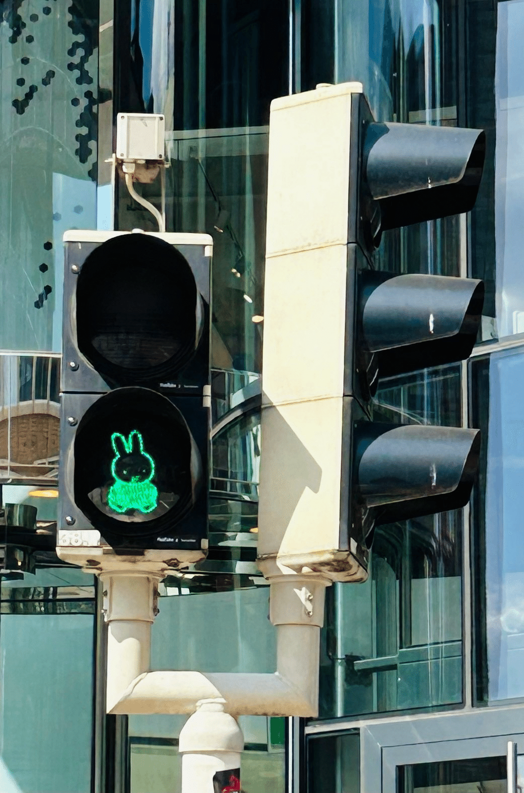 【置き時計】ユトレヒトの楓の木使用正方形電池式　オランダミッフィーブルーナ故郷 置き時計】ユトレヒトの楓の木使用正方形電池式 オランダ