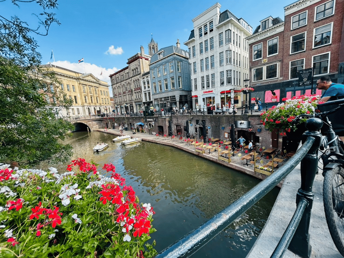 置き時計】ユトレヒトの楓の木使用正方形電池式 オランダミッフィー