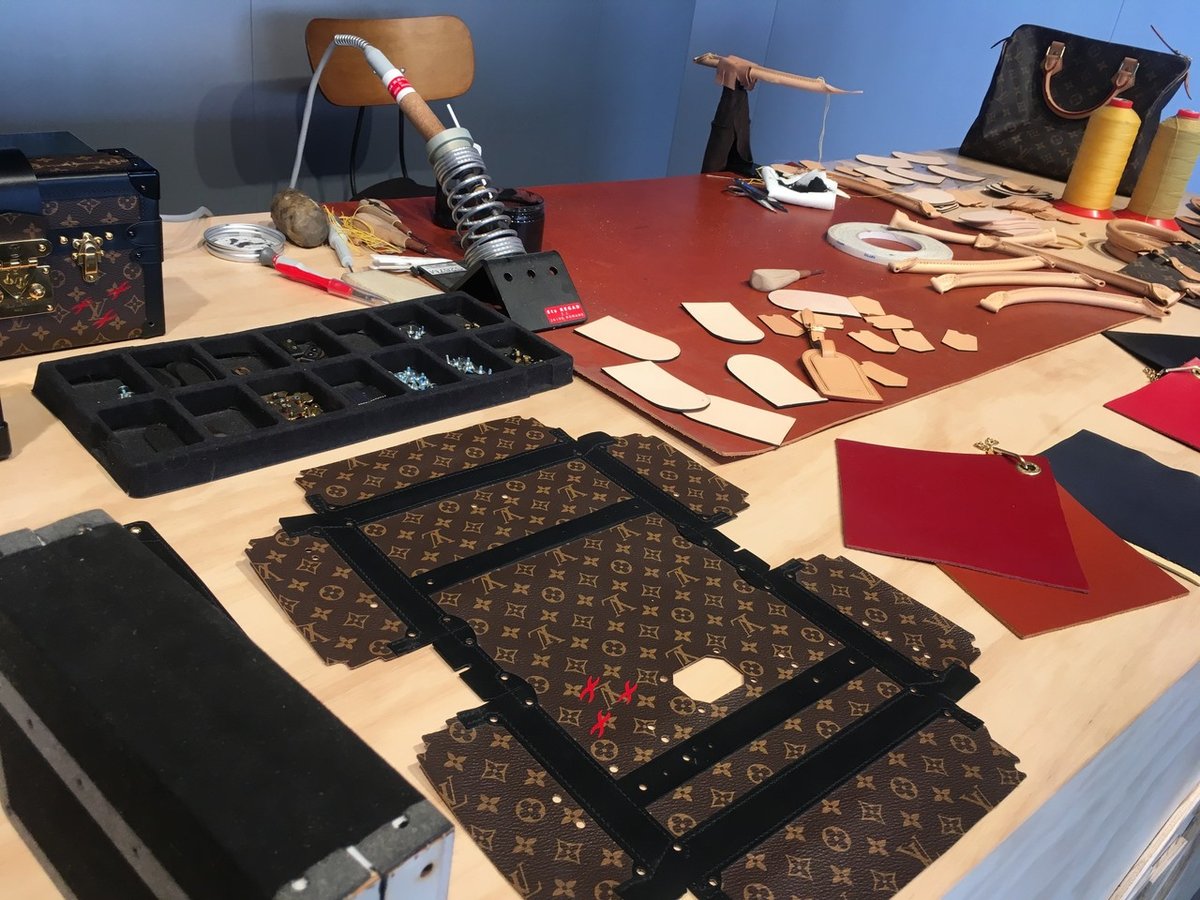 【エレガントに☆】Louis Vuitton エニタイム フラップ ルイ・ヴィトン タイムカプセル エキシビション ミラノ（Louis