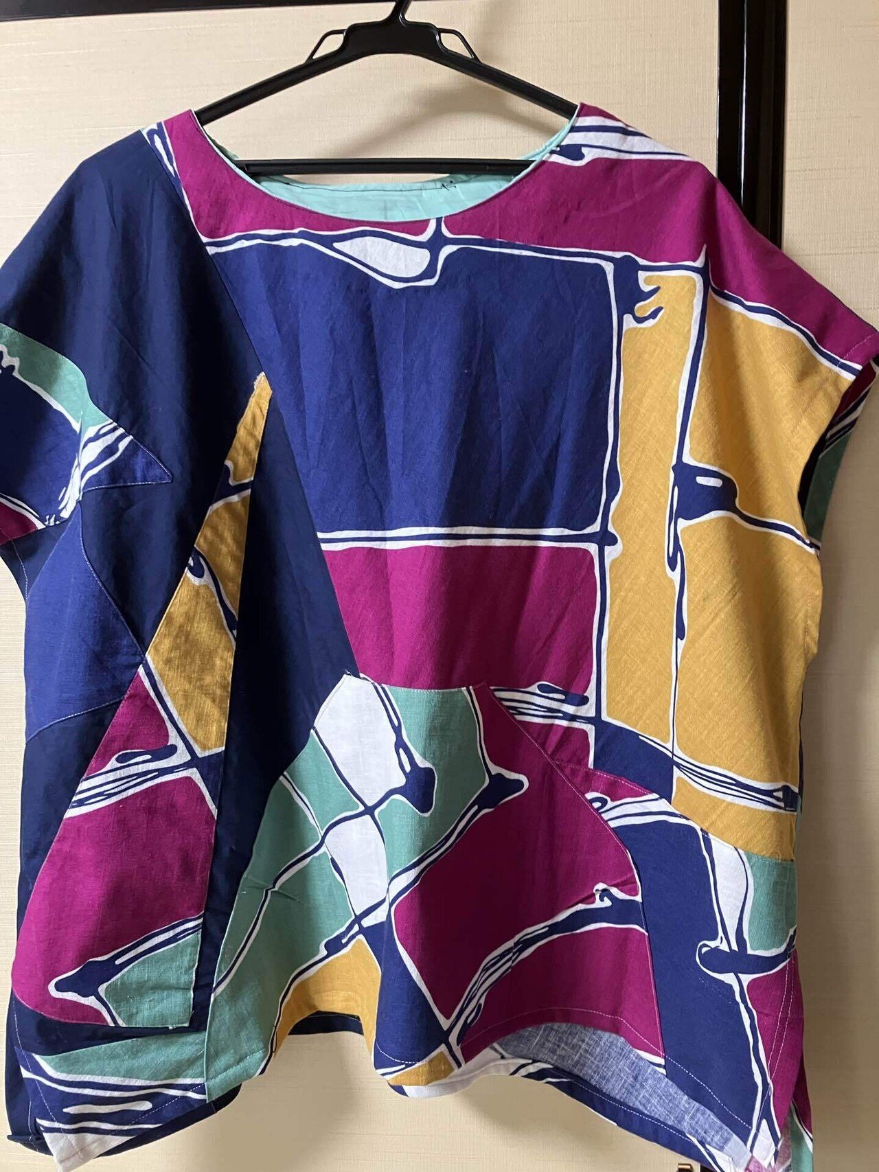 昔のフォークダンス用の服をベストにリメイク❗️｜super_clover856