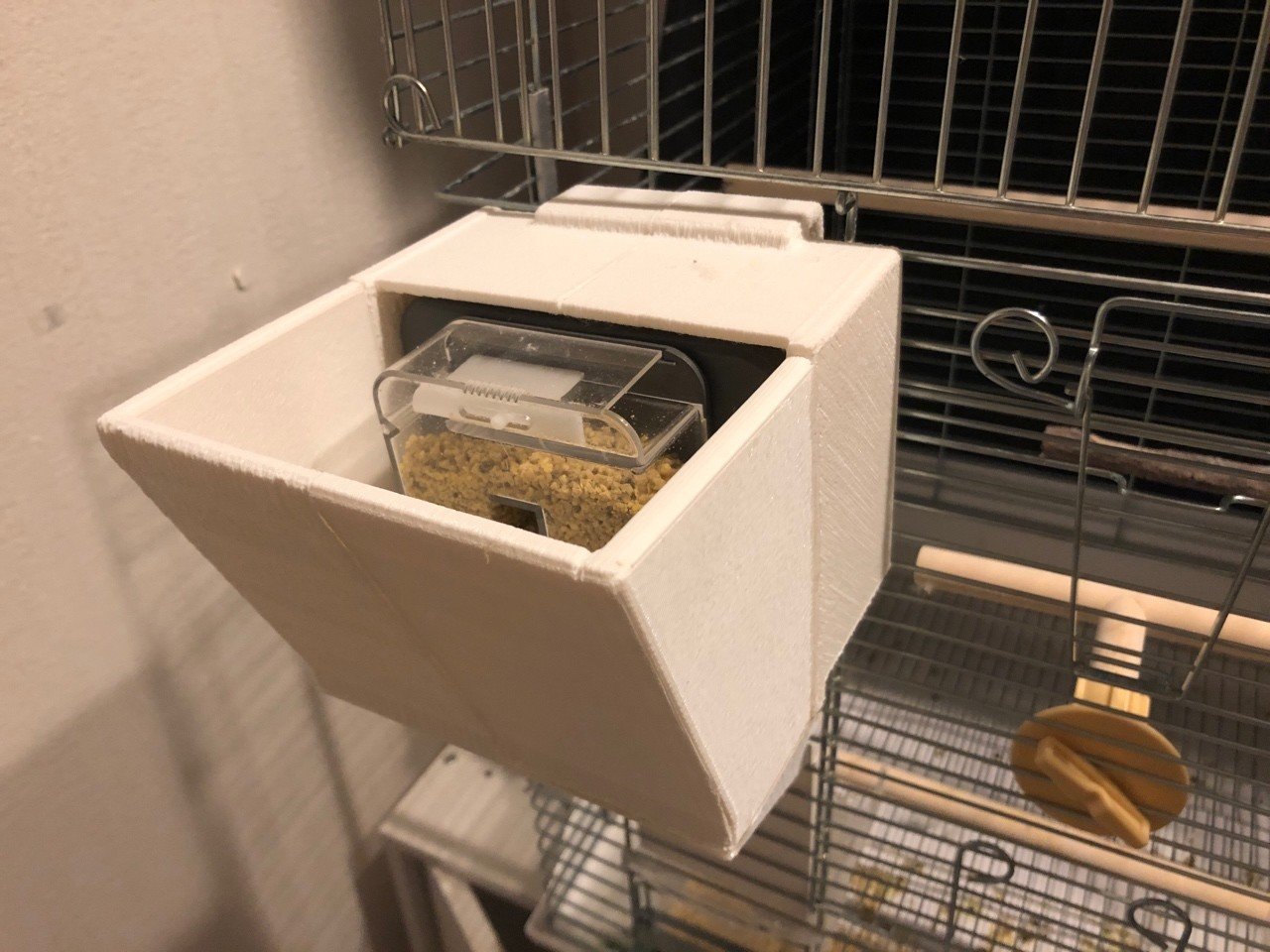 鳥用自動餌やり機作りました コケッコ閣下 Note