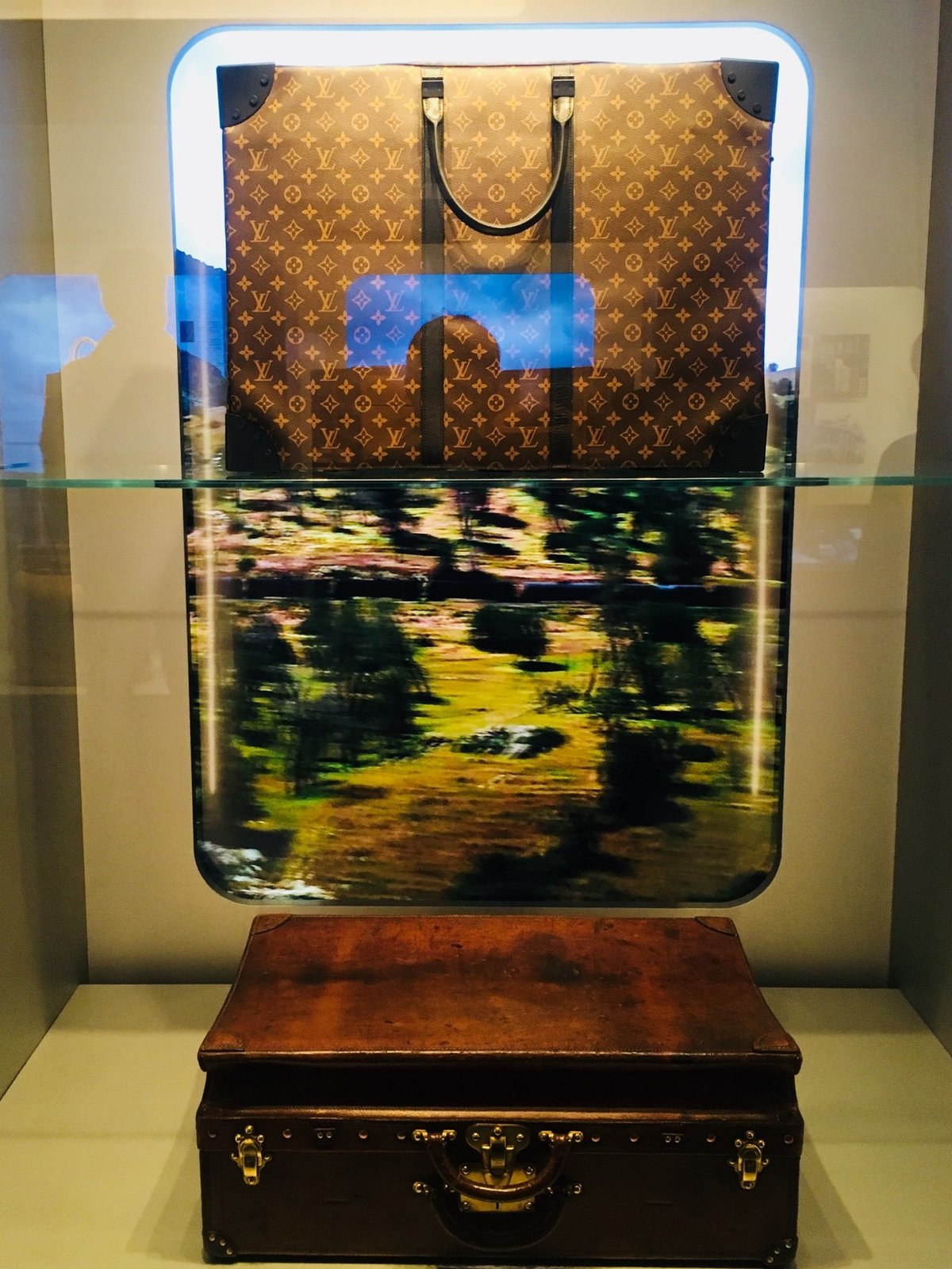 ルイヴィトン タイムカプセル展 限定 ピン ブローチ3点セット ルイヴィトン タイムカプセル展 限定 ピン ブローチ3点セット