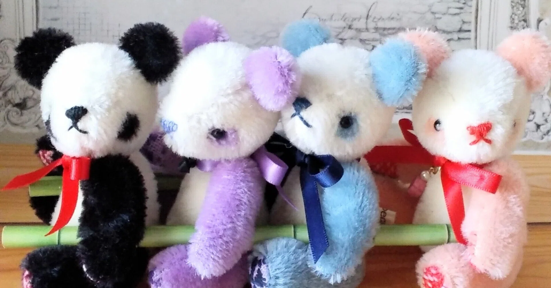 Kogin-zashi pandas to fill the panda-shaped hole in your heart