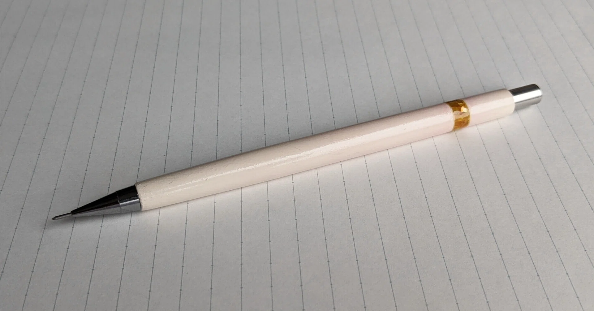 Pentel p205 白漆×螺鈿｜珈琲