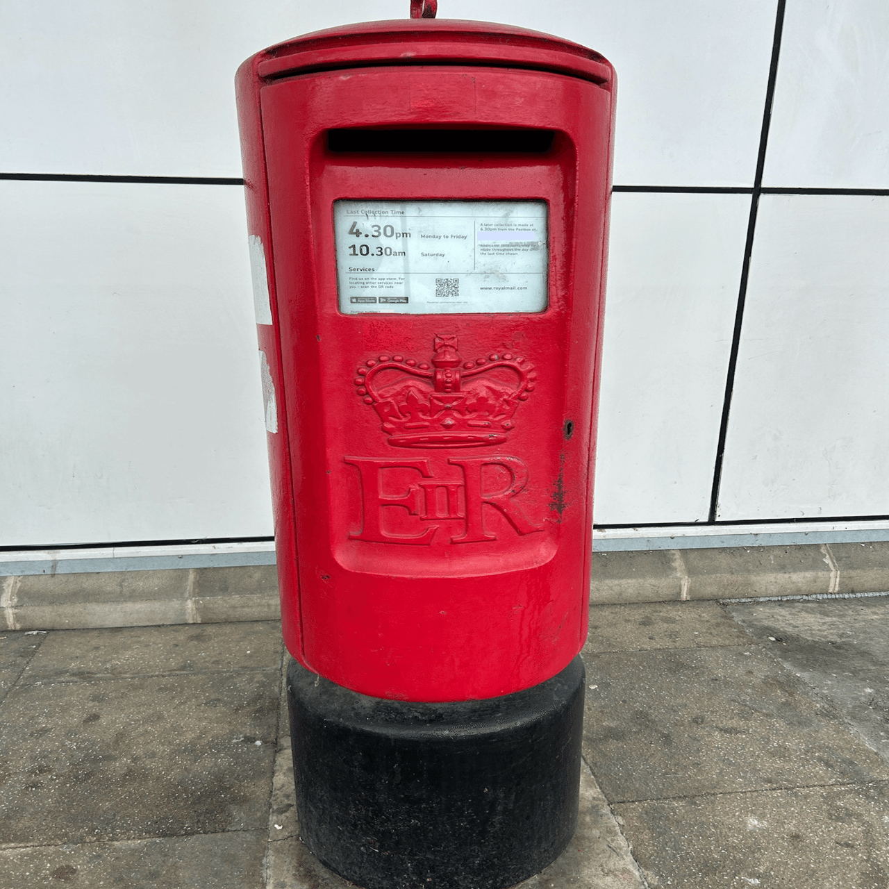 003: イギリスの郵便ポスト｜numario@ロンドン