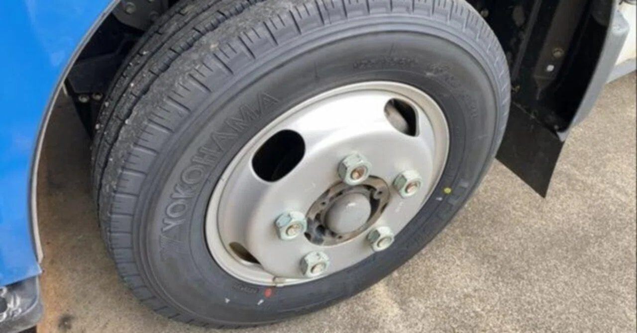 パーツレビュー】YOKOHAMA LT151R 195/75R15｜ハコ点のランマ