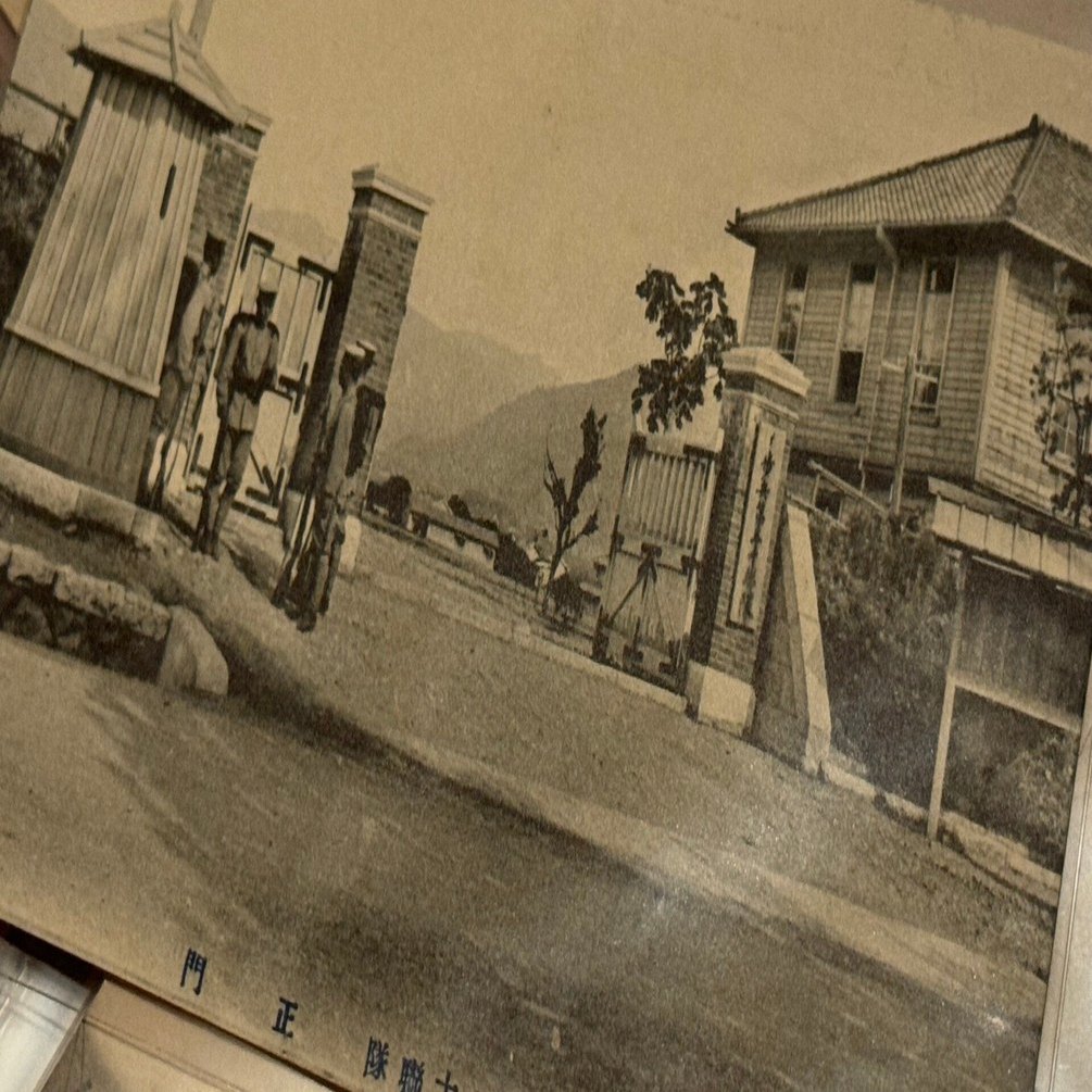 平時の軍隊の姿伝える絵葉書。これだって貴重な資料だ｜信州戦争資料