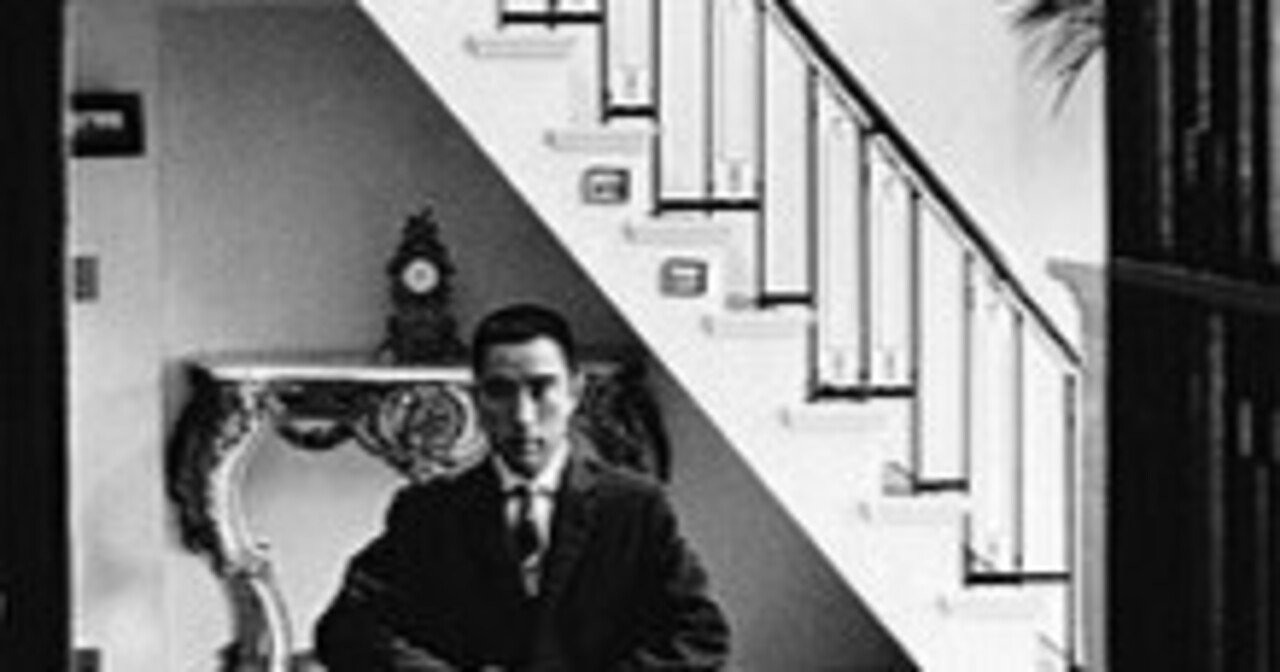美しい嘘。貴族の末裔であると偽る三島由紀夫『花ざかりの森