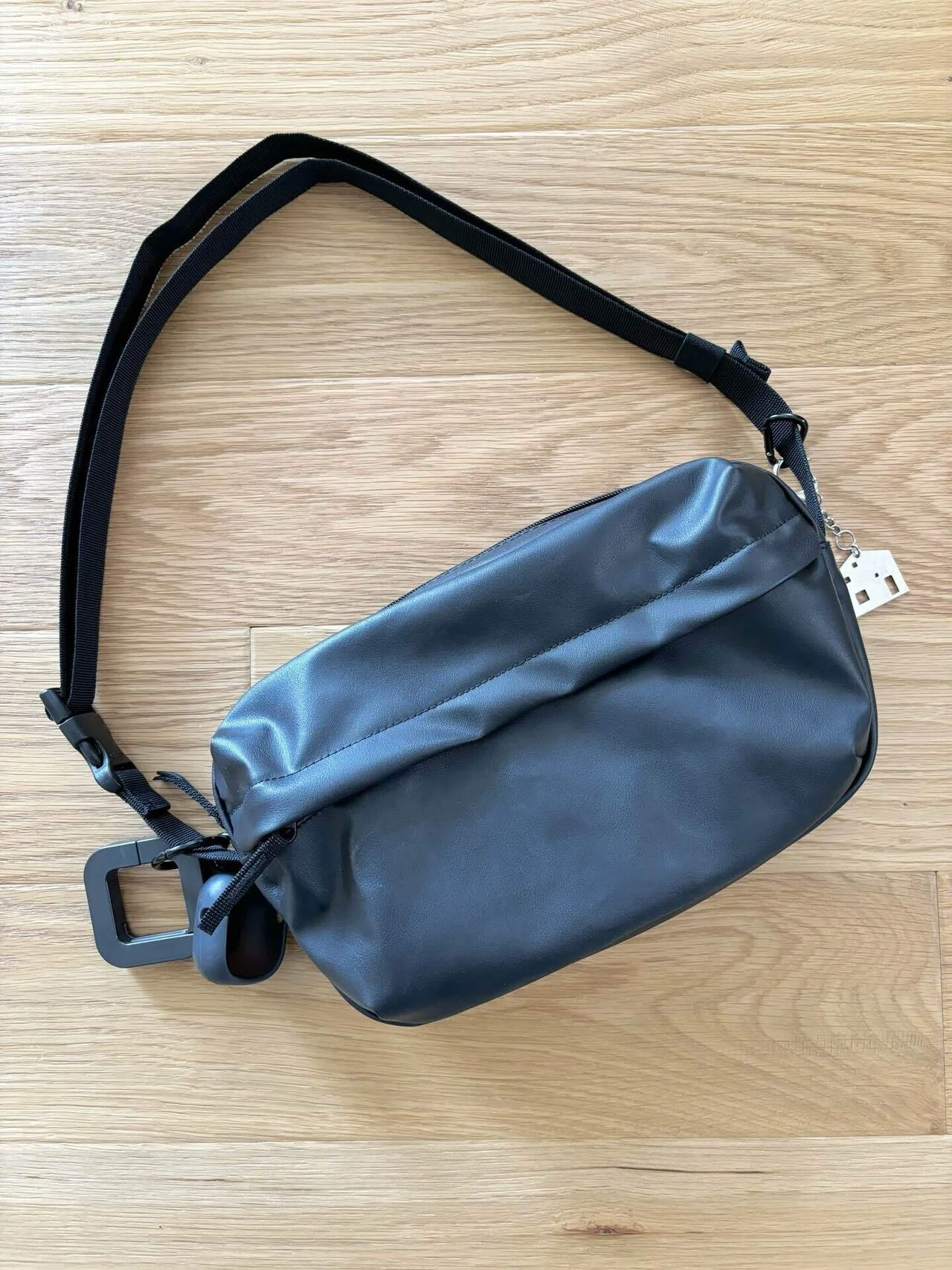 新品★無印良品★ 植物由来の原料を使った　ミニサコッシュ ★★黒★ショルダー ポーチとしても使える 撥水ミニサコッシュ（ショルダーバッグ）｜無印